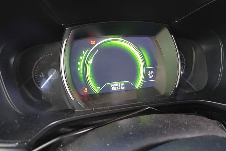 Used Renault Koleos 2017 2.0L Two-Wheel-Drive Leading Edition Odometer Close Up