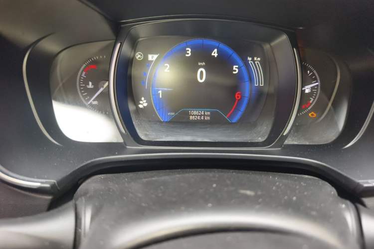Used Renault Koleos 2017 2.0L Two-Wheel Drive Luxury Edition Odometer Close Up