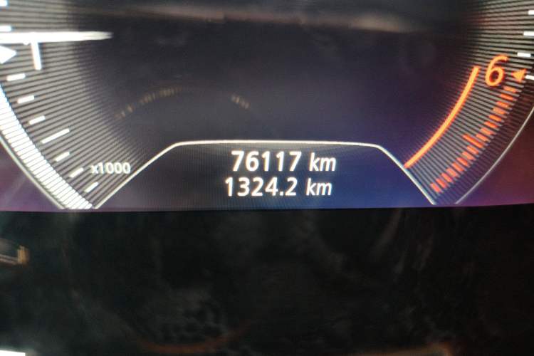 Used Renault Koleos 2017 2.0L Two-Wheel Drive Luxury Edition Odometer Close Up