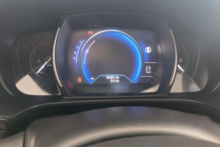 Used Renault Koleos 2017 2.5L Four-Wheel Drive Premium Edition Odometer Close Up