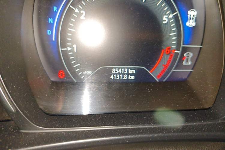 Used Renault Koleos 2017 2.5L Four-Wheel Drive Premium Edition Odometer Close Up