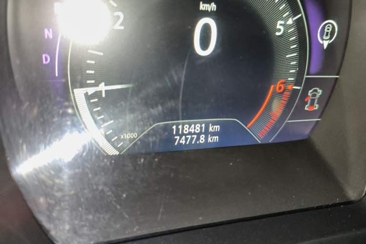 Used Renault Koleos 2017 2.0L Two-Wheel Drive Luxury Edition Odometer Close Up