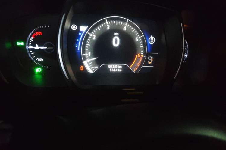 Used Renault Koleos 2017 2.0L Two-Wheel Drive Luxury Edition Odometer Close Up