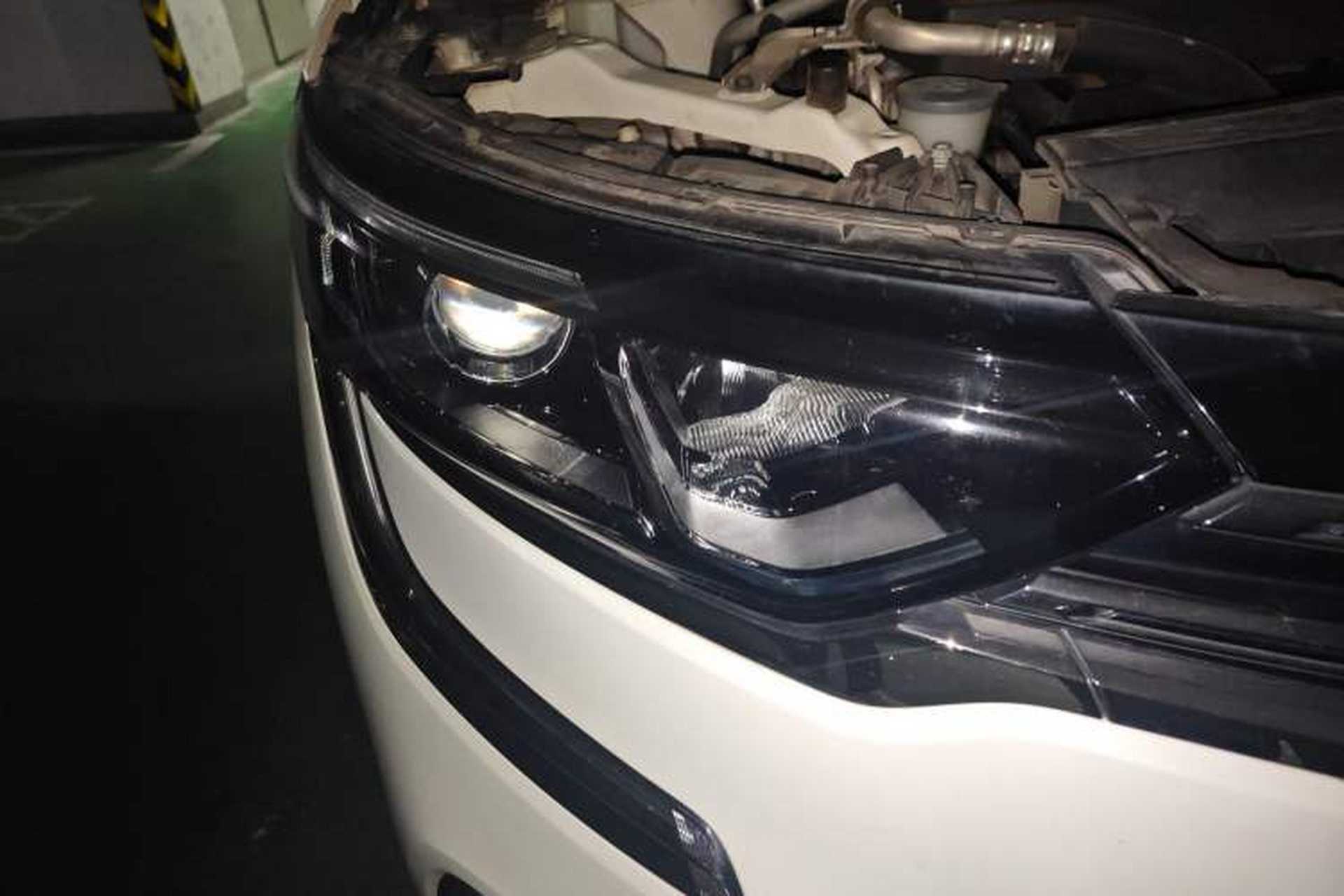 Used Renault Koleos 2017 2.0L Two-Wheel Drive Luxury Edition Right Front Headlight