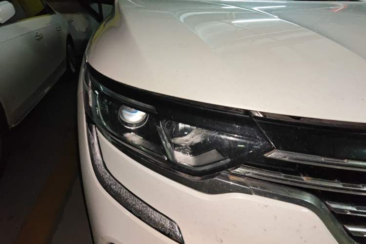 Used Renault Koleos 2017 2.5L Two-Wheel Drive Prestige Edition Right Front Headlight