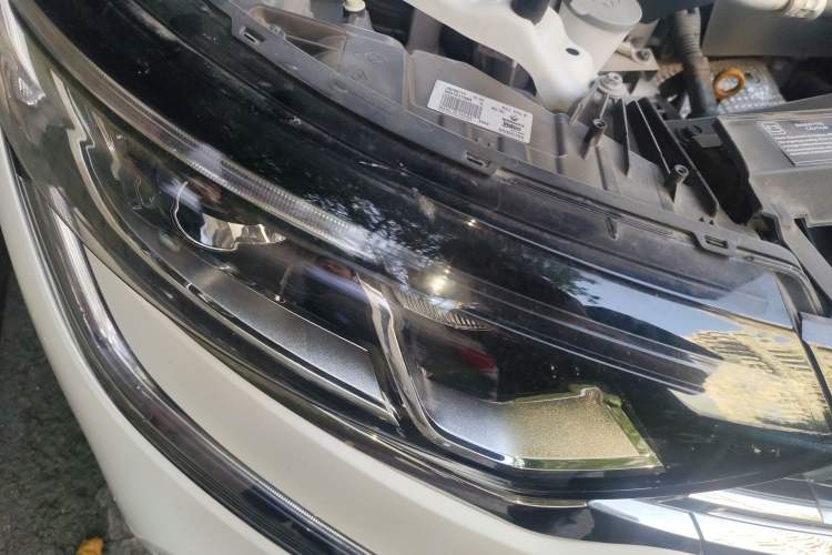 Used Renault Koleos 2017 2.5L Four-Wheel Drive Premium Edition Right Front Headlight