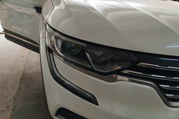 Used Renault Koleos 2017 2.5L Four-Wheel Drive Premium Edition Right Front Headlight