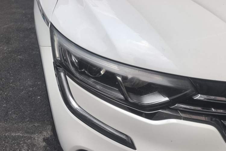 Used Renault Koleos 2017 2.0L Two-Wheel Drive Luxury Edition Right Front Headlight