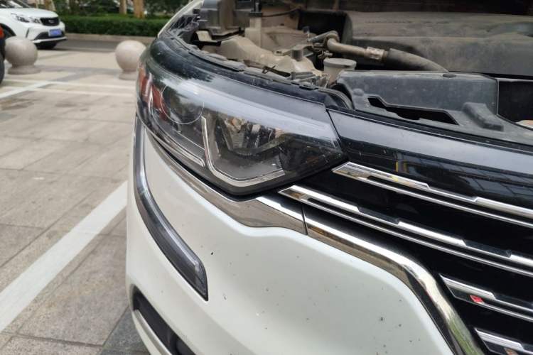 Used Renault Koleos 2017 2.0L Two-Wheel-Drive Leading Edition Right Front Headlight