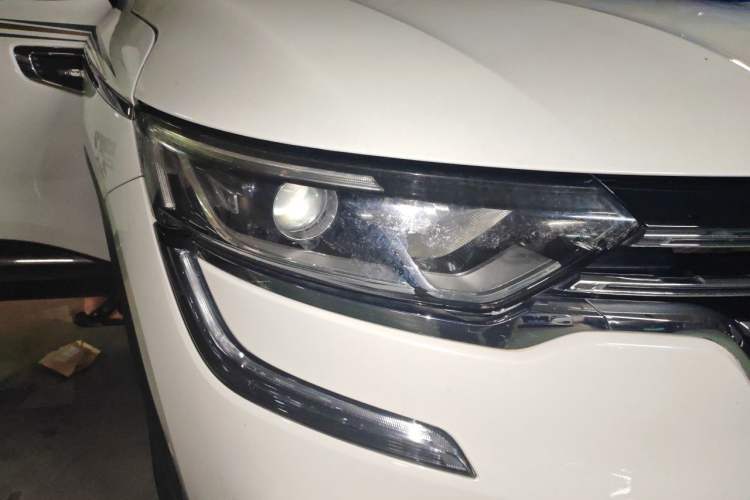 Used Renault Koleos 2017 2.5L Four-Wheel Drive Ultimate Edition Right Front Headlight