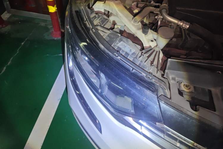 Used Renault Koleos 2017 2.0L Two-Wheel Drive Luxury Edition Right Front Headlight
