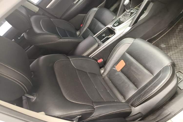 Used Renault Koleos 2017 2.0L Two-Wheel Drive Luxury Edition Right Front Seat