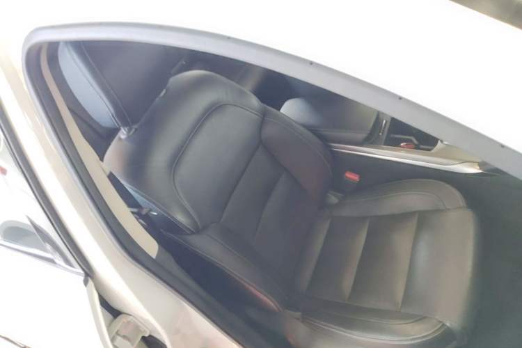 Used Renault Koleos 2017 2.5L Two-Wheel Drive Prestige Edition Right Front Seat