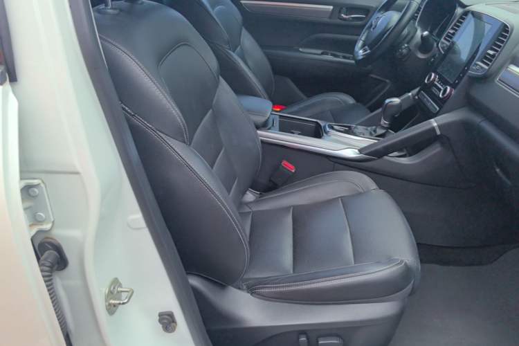 Used Renault Koleos 2017 2.5L Two-Wheel Drive Prestige Edition Right Front Seat