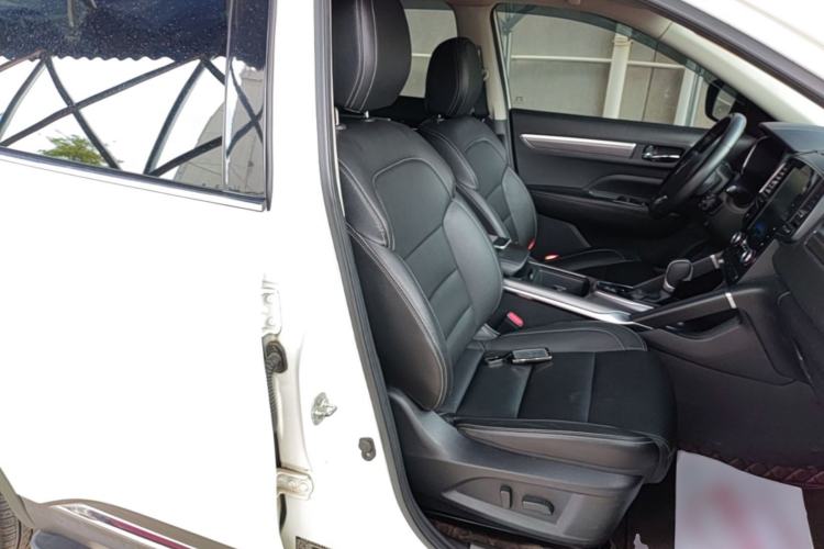 Used Renault Koleos 2017 2.5L Two-Wheel Drive Prestige Edition Right Front Seat
