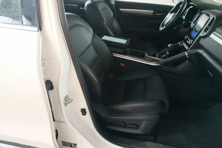 Used Renault Koleos 2017 2.5L Two-Wheel Drive Prestige Edition Right Front Seat