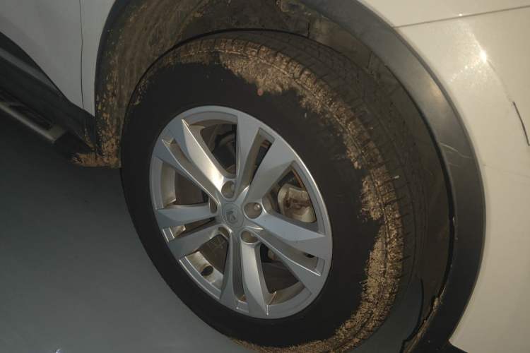 Used Renault Koleos 2017 2.0L Two-Wheel Drive Luxury Edition Right Front Wheel Hub