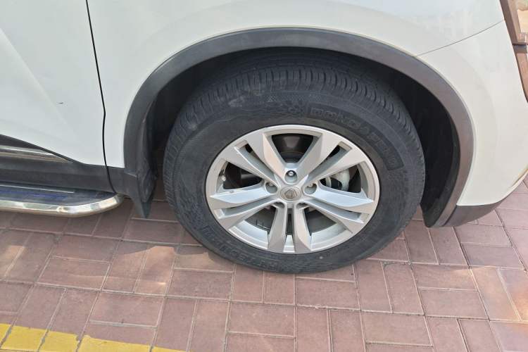 Used Renault Koleos 2017 2.0L Two-Wheel Drive Luxury Edition Right Front Wheel Hub