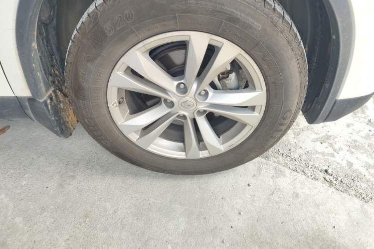 Used Renault Koleos 2017 2.0L Two-Wheel-Drive Leading Edition Right Front Wheel Hub