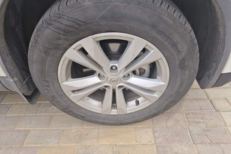 Used Renault Koleos 2017 2.0L Two-Wheel Drive Luxury Edition Right Front Wheel Hub