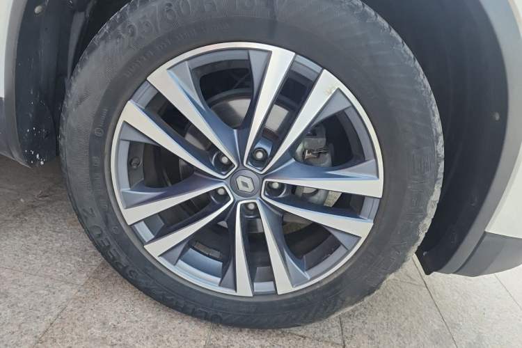 Used Renault Koleos 2017 2.5L Four-Wheel Drive Ultimate Edition Right Front Wheel Hub