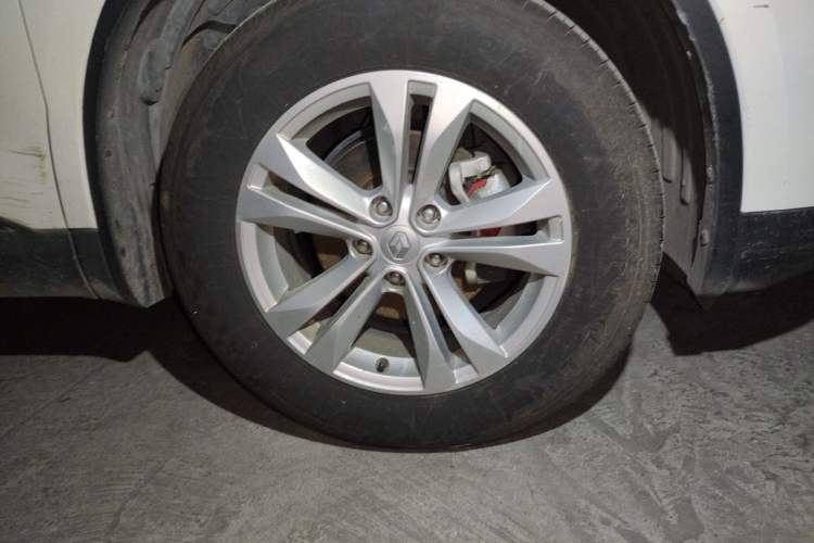 Used Renault Koleos 2017 2.0L Two-Wheel Drive Luxury Edition Right Front Wheel Hub