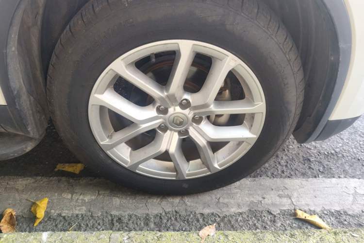 Used Renault Koleos 2017 2.5L Four-Wheel Drive Premium Edition Right Front Wheel Hub