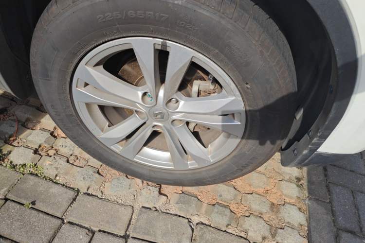 Used Renault Koleos 2017 2.0L Two-Wheel-Drive Leading Edition Right Front Wheel Hub