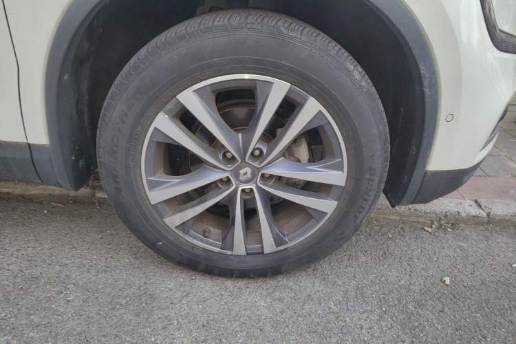 Used Renault Koleos 2017 2.5L Four-Wheel Drive Ultimate Edition Right Front Wheel Hub