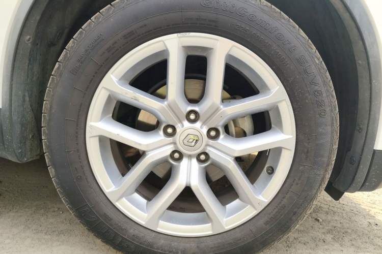 Used Renault Koleos 2017 2.5L Four-Wheel Drive Premium Edition Right Front Wheel Hub