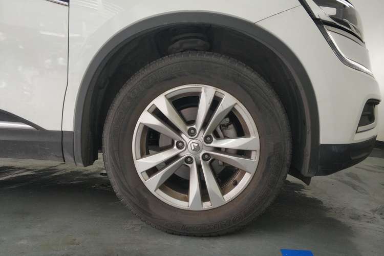 Used Renault Koleos 2017 2.0L Two-Wheel Drive Luxury Edition Right Front Wheel Hub