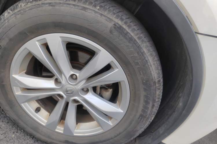 Used Renault Koleos 2017 2.0L Two-Wheel Drive Luxury Edition Right Front Wheel Hub