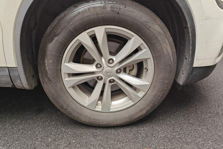 Used Renault Koleos 2017 2.0L Two-Wheel Drive Luxury Edition Right Front Wheel Hub