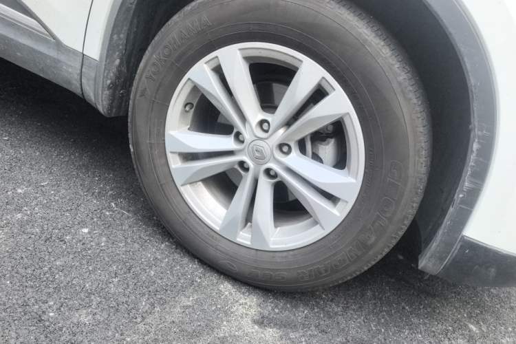 Used Renault Koleos 2017 2.0L Two-Wheel Drive Luxury Edition Right Front Wheel Hub