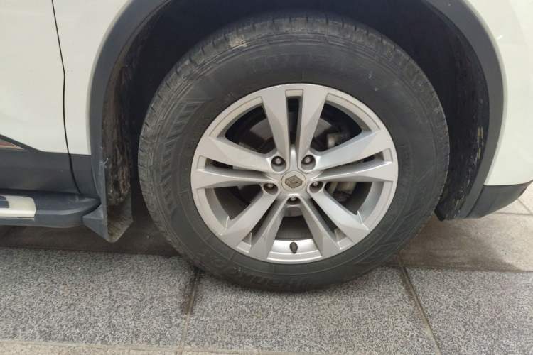 Used Renault Koleos 2017 2.0L Two-Wheel-Drive Leading Edition Right Front Wheel Hub