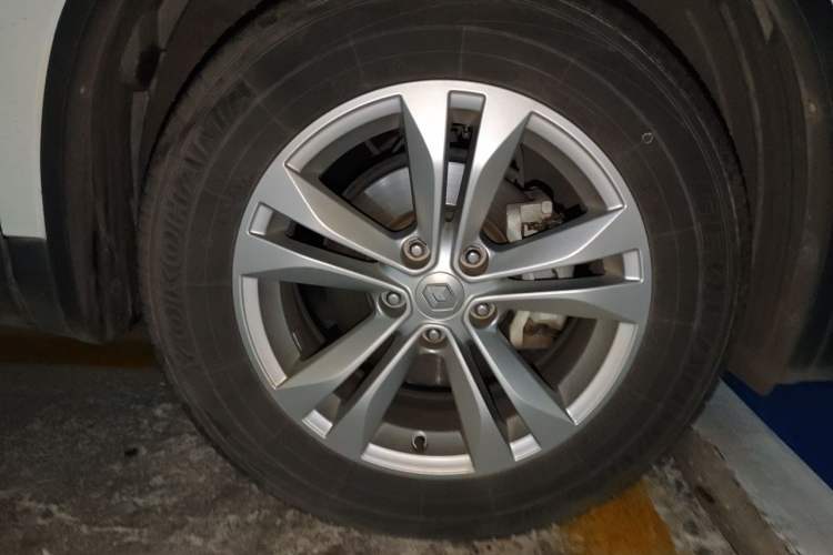 Used Renault Koleos 2017 2.0L Two-Wheel-Drive Leading Edition Right Front Wheel Hub