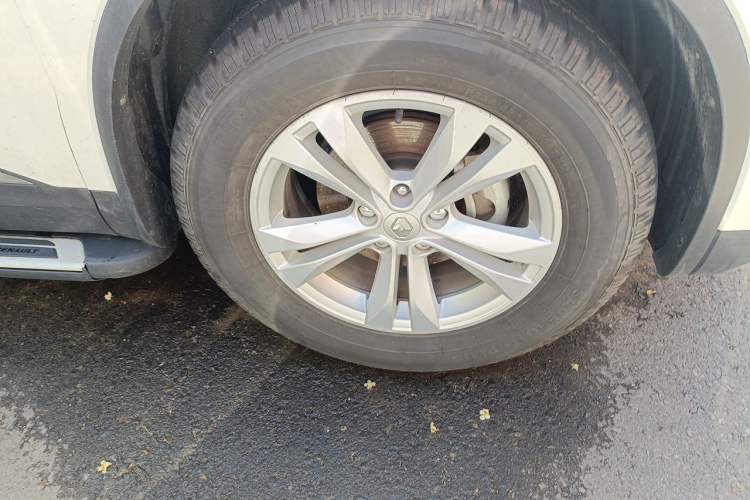 Used Renault Koleos 2017 2.0L Two-Wheel-Drive Leading Edition Right Front Wheel Hub