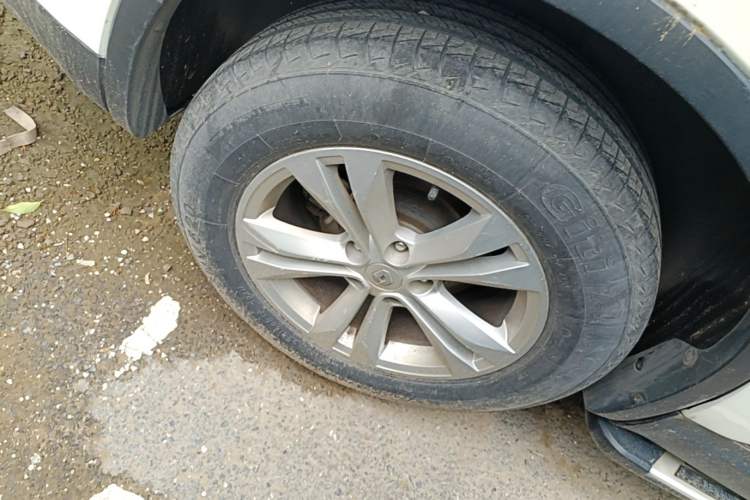 Used Renault Koleos 2017 2.0L Two-Wheel Drive Luxury Edition Right Rear Wheel Hub