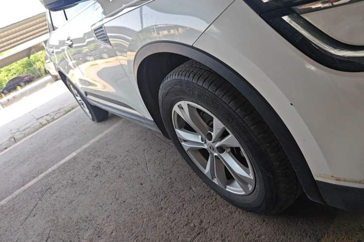 Used Renault Koleos 2017 2.0L Two-Wheel Drive Luxury Edition Right Side Sill