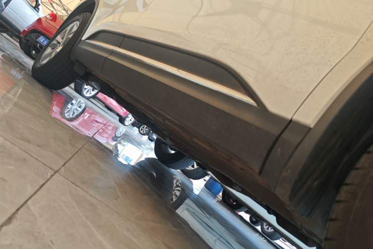 Used Renault Koleos 2017 2.0L Two-Wheel Drive Luxury Edition Right Side Sill