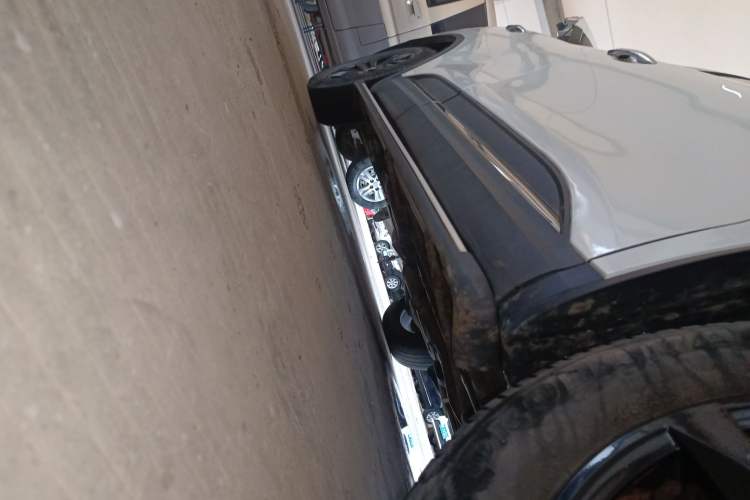 Used Renault Koleos 2017 2.0L Two-Wheel Drive Luxury Edition Right Side Sill