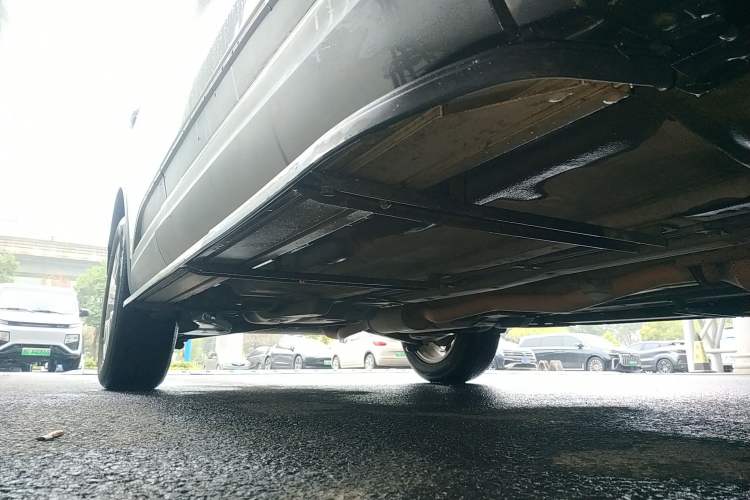 Used Renault Koleos 2017 2.5L Two-Wheel Drive Prestige Edition Right Side Sill
