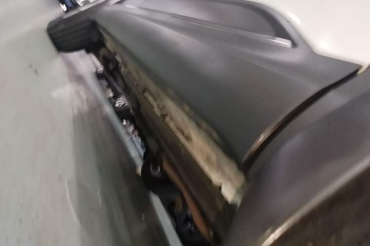 Used Renault Koleos 2017 2.0L Two-Wheel Drive Luxury Edition Right Side Sill