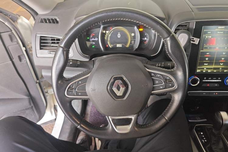 Used Renault Koleos 2017 2.0L Two-Wheel Drive Luxury Edition Steering Wheel
