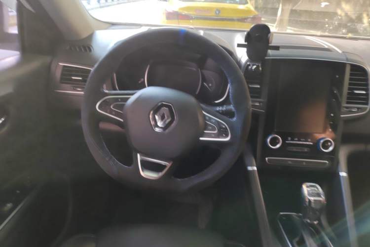 Used Renault Koleos 2017 2.5L Four-Wheel Drive Premium Edition Steering Wheel