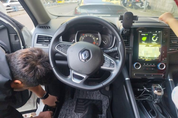 Used Renault Koleos 2017 2.5L Four-Wheel Drive Premium Edition Steering Wheel