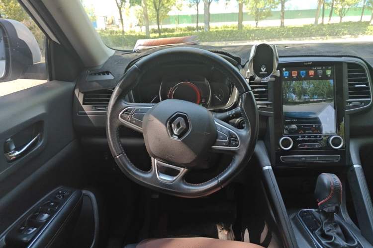 Used Renault Koleos 2017 2.5L Four-Wheel Drive Premium Edition Steering Wheel