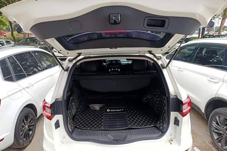 Used Renault Koleos 2017 2.0L Two-Wheel Drive Luxury Edition Trunk