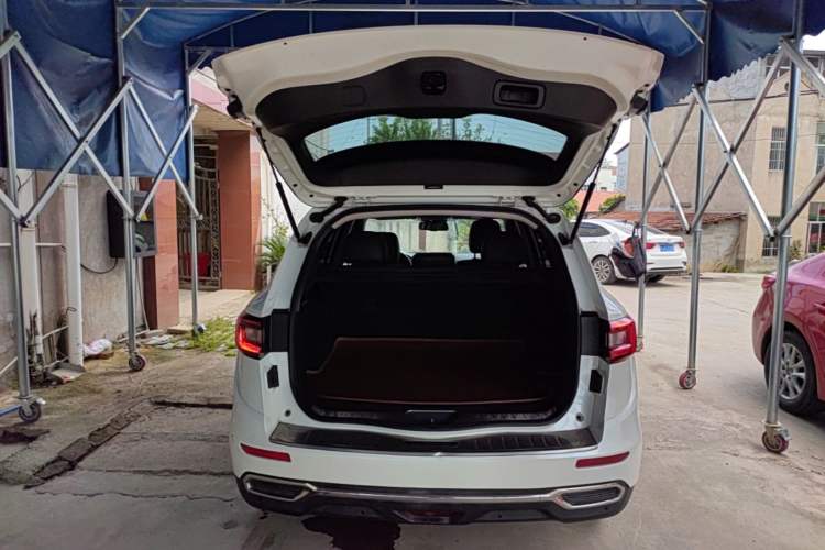 Used Renault Koleos 2017 2.5L Two-Wheel Drive Prestige Edition Trunk