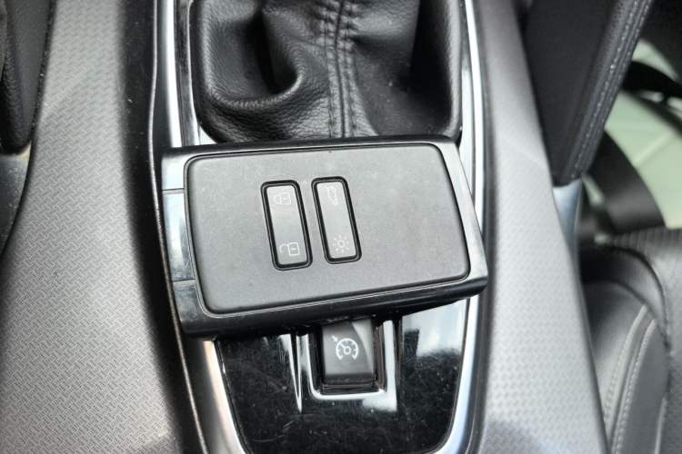 Used Renault Koleos 2017 2.0L Two-Wheel Drive Luxury Edition Vehicle Key